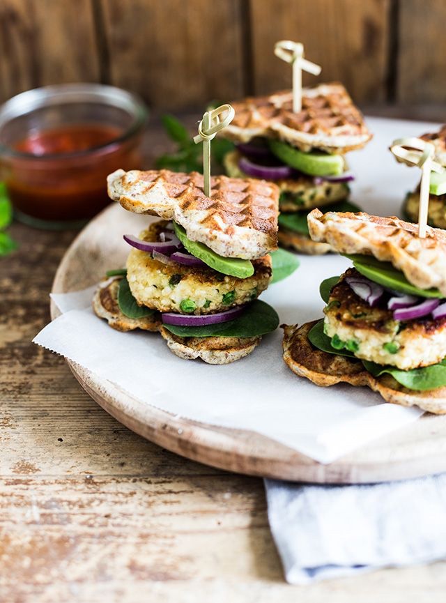 <p>Брускетта с тигровыми креветками</p>